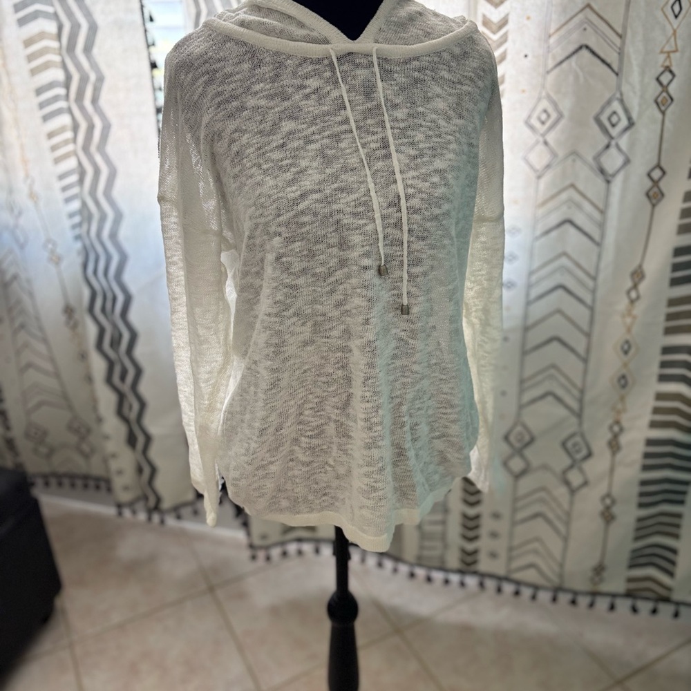 Tommy Bahama White Crew Neck Sweater with Textured Knit and Hood